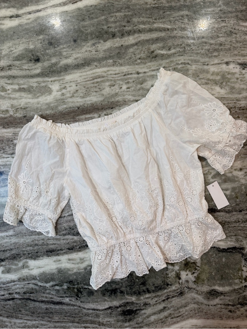 NWT White Eyelet Off-Shoulder Top Women’s XL